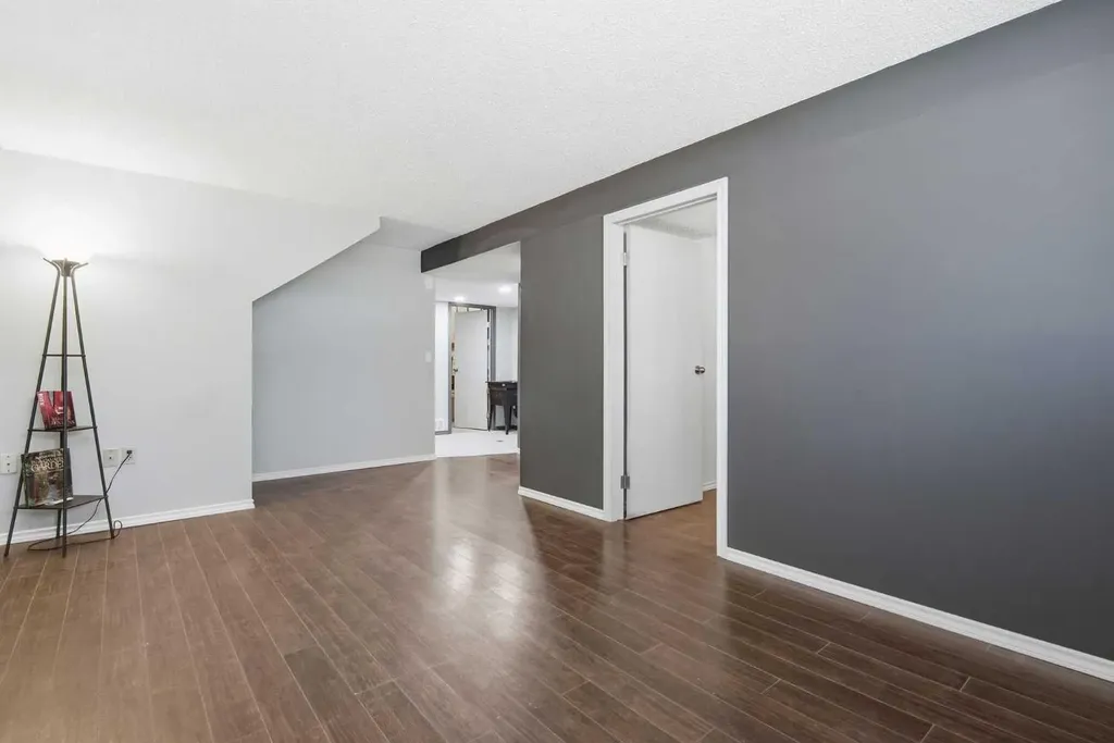 15 Oliver Street Red Deer AB T4P 1V9