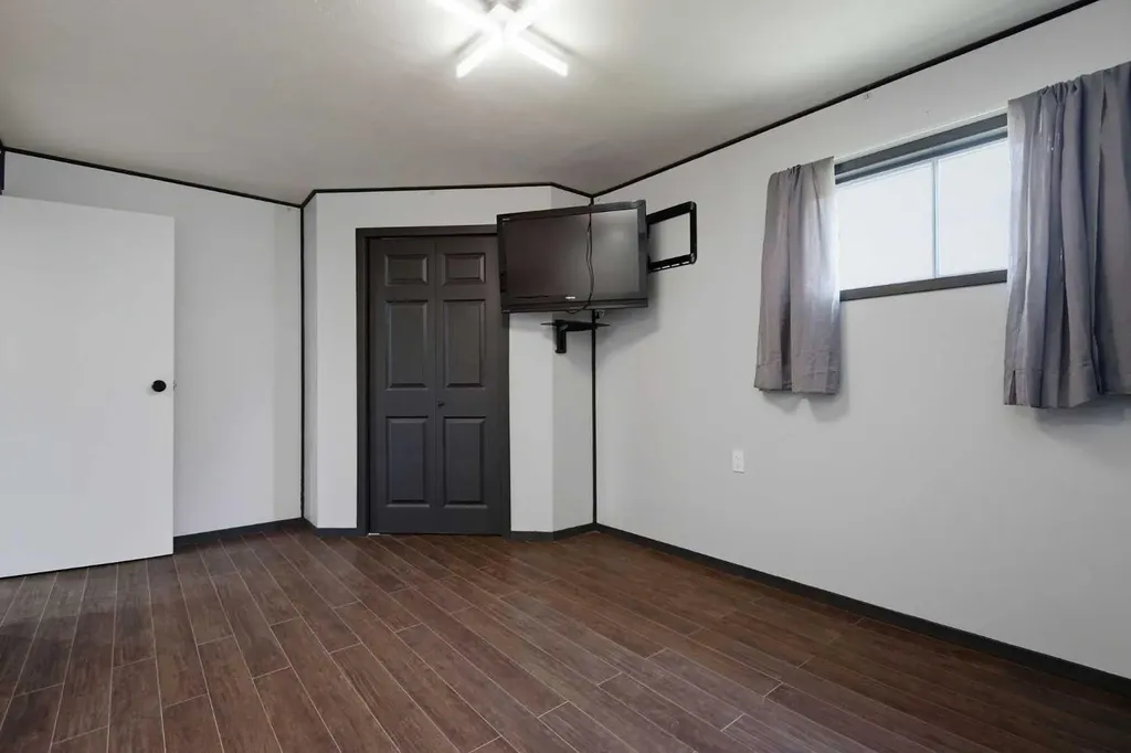 15 Oliver Street Red Deer AB T4P 1V9