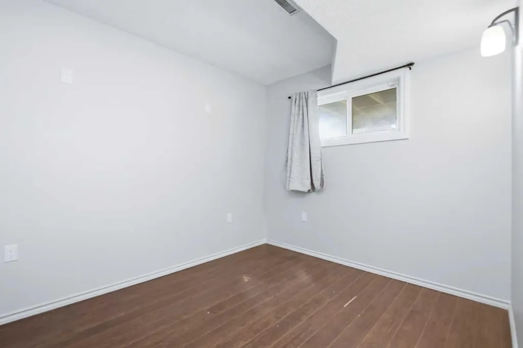 15 Oliver Street Red Deer AB T4P 1V9