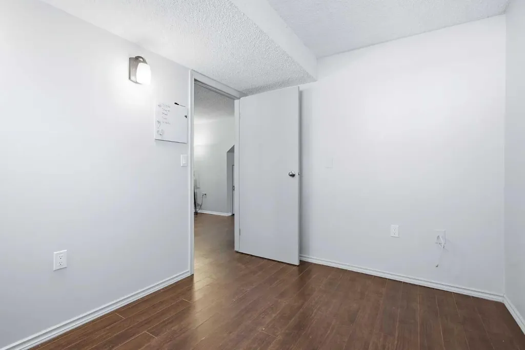 15 Oliver Street Red Deer AB T4P 1V9