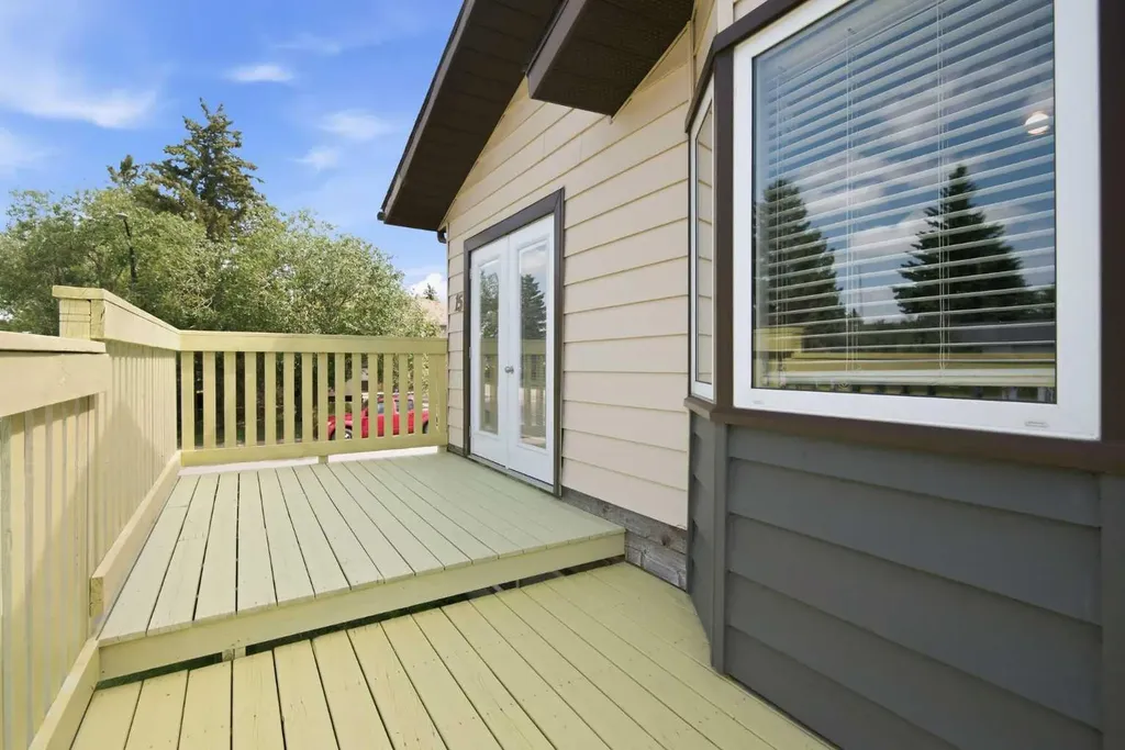 15 Oliver Street Red Deer AB T4P 1V9