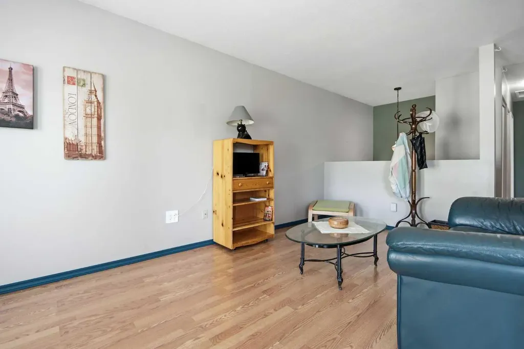 15 Oliver Street Red Deer AB T4P 1V9