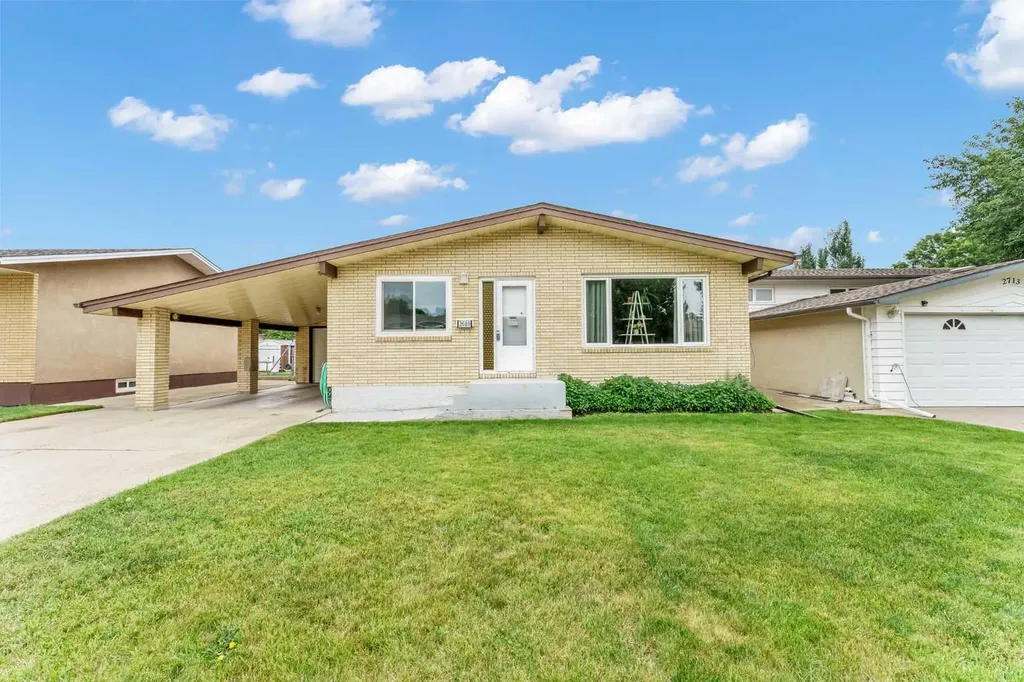 2689 Thompson Crescent SE Medicine Hat AB T1B 1C5