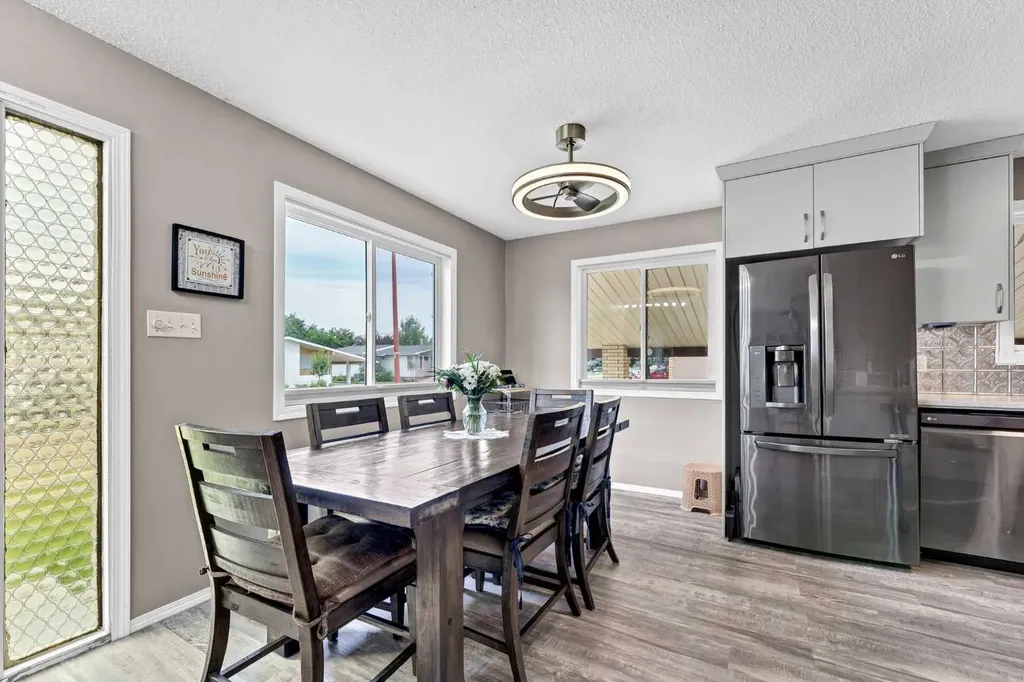 2689 Thompson Crescent SE Medicine Hat AB T1B 1C5