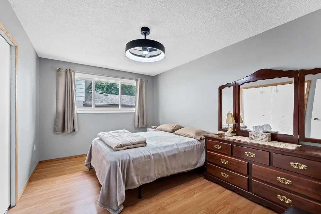 2689 Thompson Crescent SE Medicine Hat AB T1B 1C5