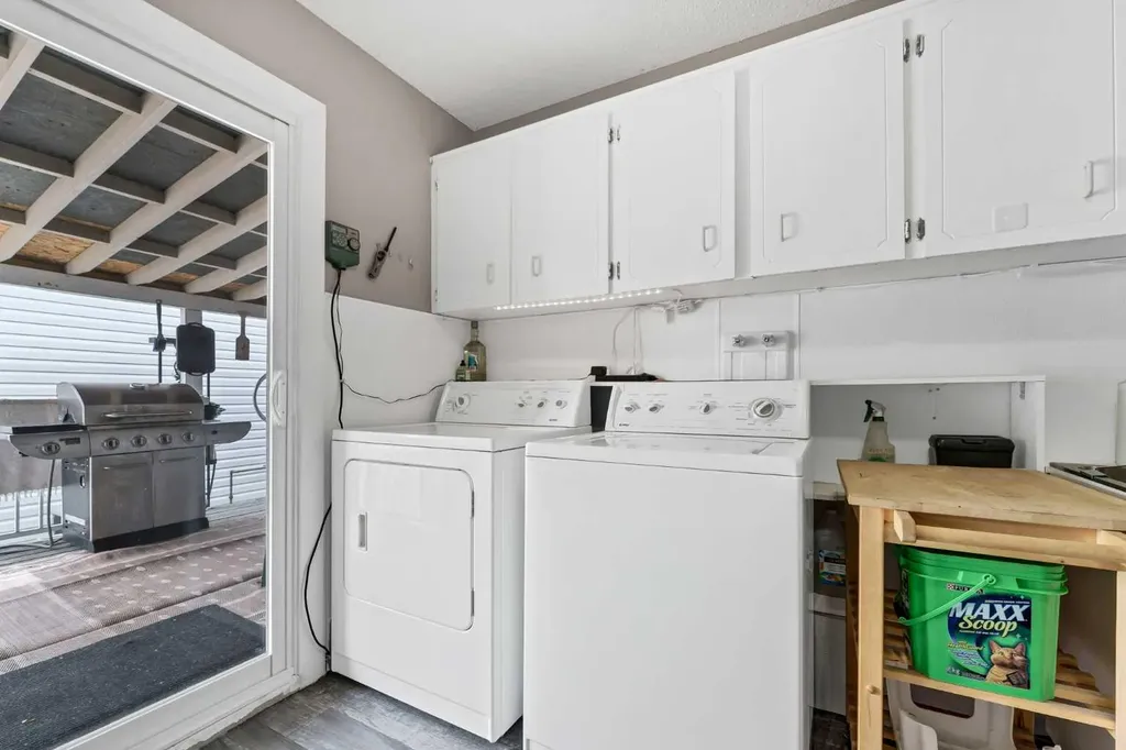 2689 Thompson Crescent SE Medicine Hat AB T1B 1C5