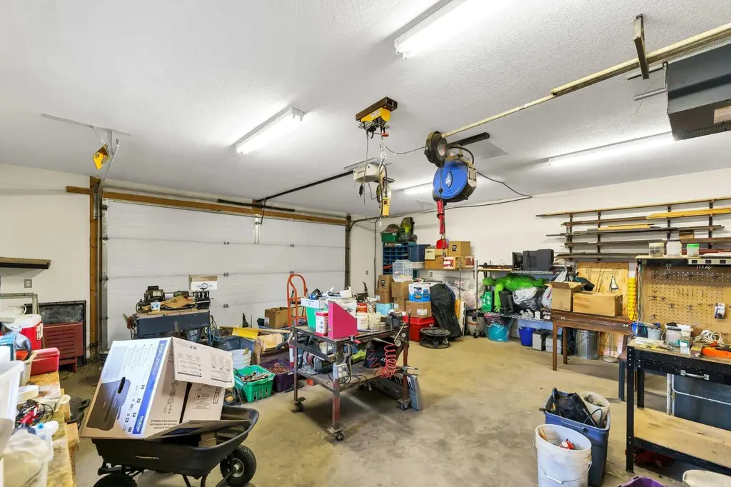 2689 Thompson Crescent SE Medicine Hat AB T1B 1C5