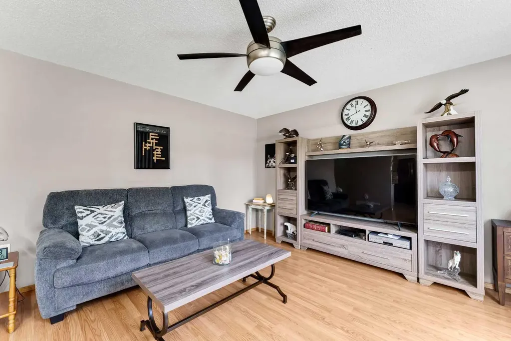 2689 Thompson Crescent SE Medicine Hat AB T1B 1C5