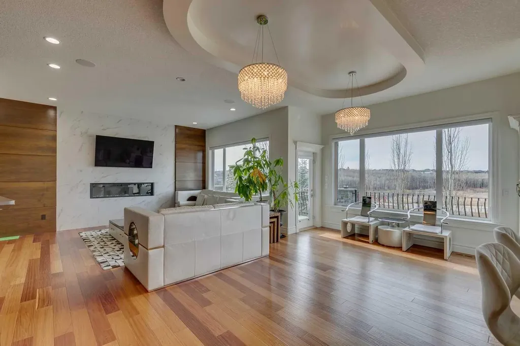25 Aspenshire Close SW Calgary AB T3H 0R2