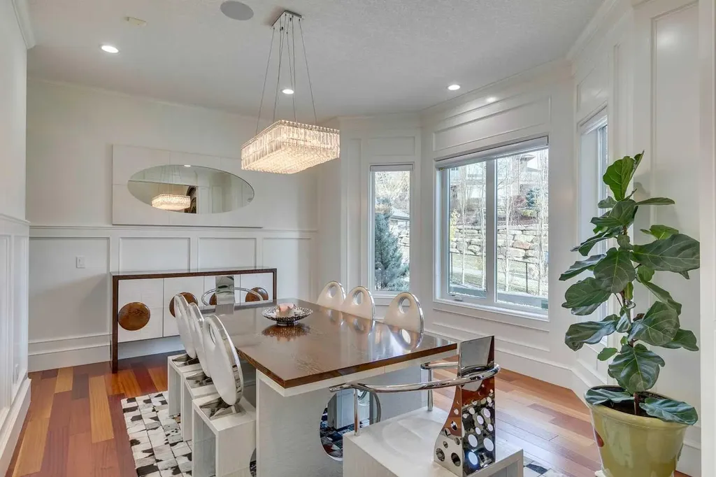 25 Aspenshire Close SW Calgary AB T3H 0R2