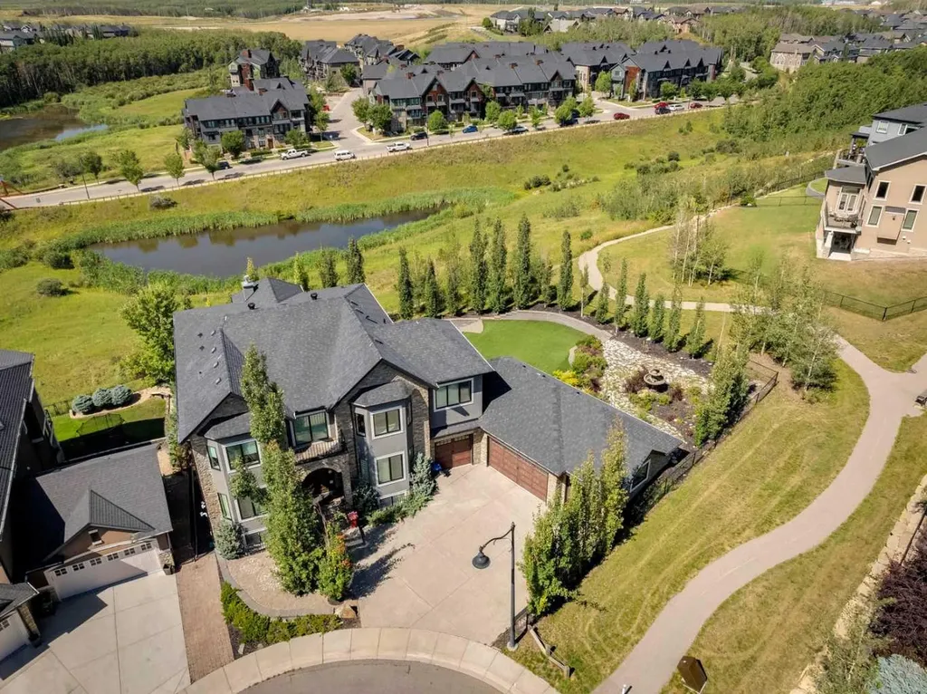 25 Aspenshire Close SW Calgary AB T3H 0R2