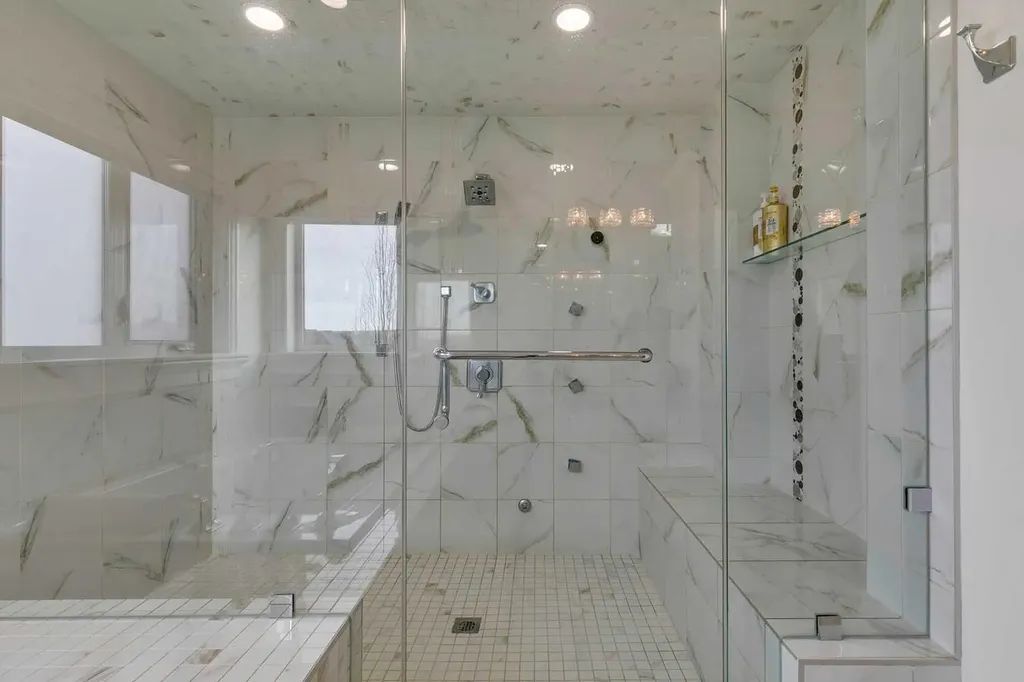 25 Aspenshire Close SW Calgary AB T3H 0R2