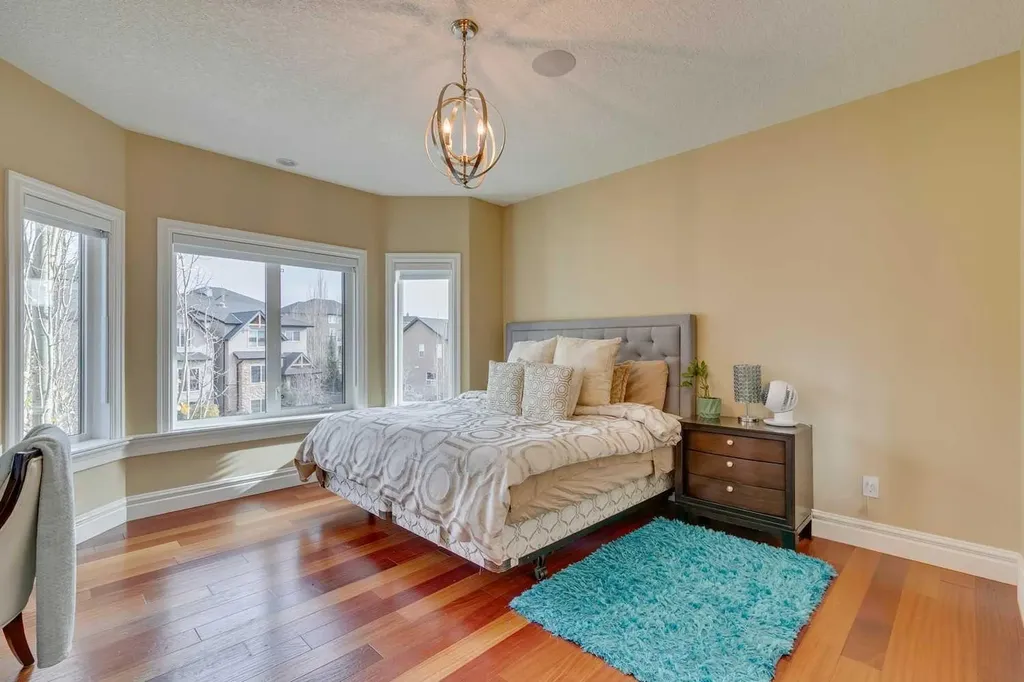 25 Aspenshire Close SW Calgary AB T3H 0R2