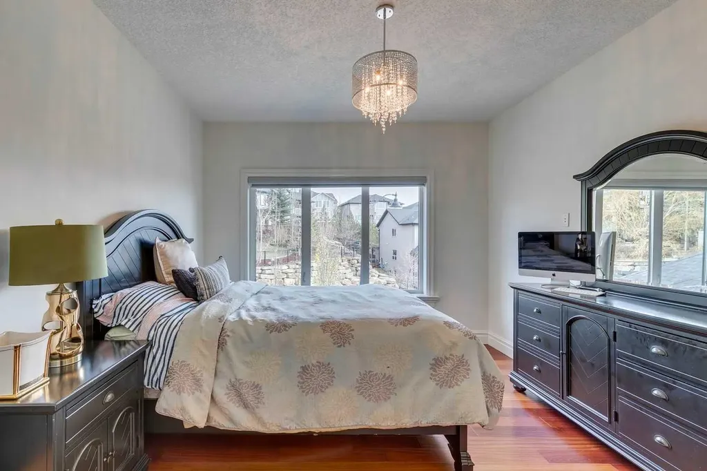 25 Aspenshire Close SW Calgary AB T3H 0R2