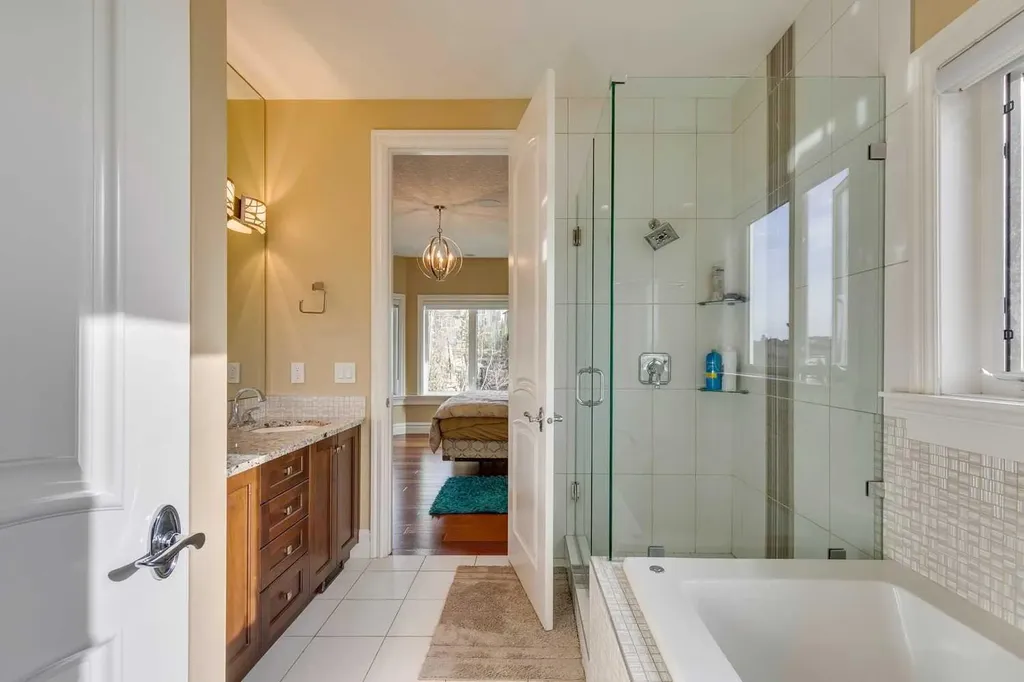 25 Aspenshire Close SW Calgary AB T3H 0R2