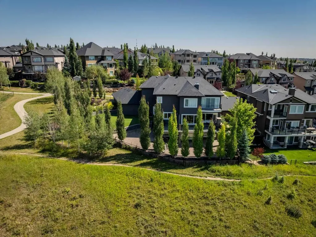 25 Aspenshire Close SW Calgary AB T3H 0R2