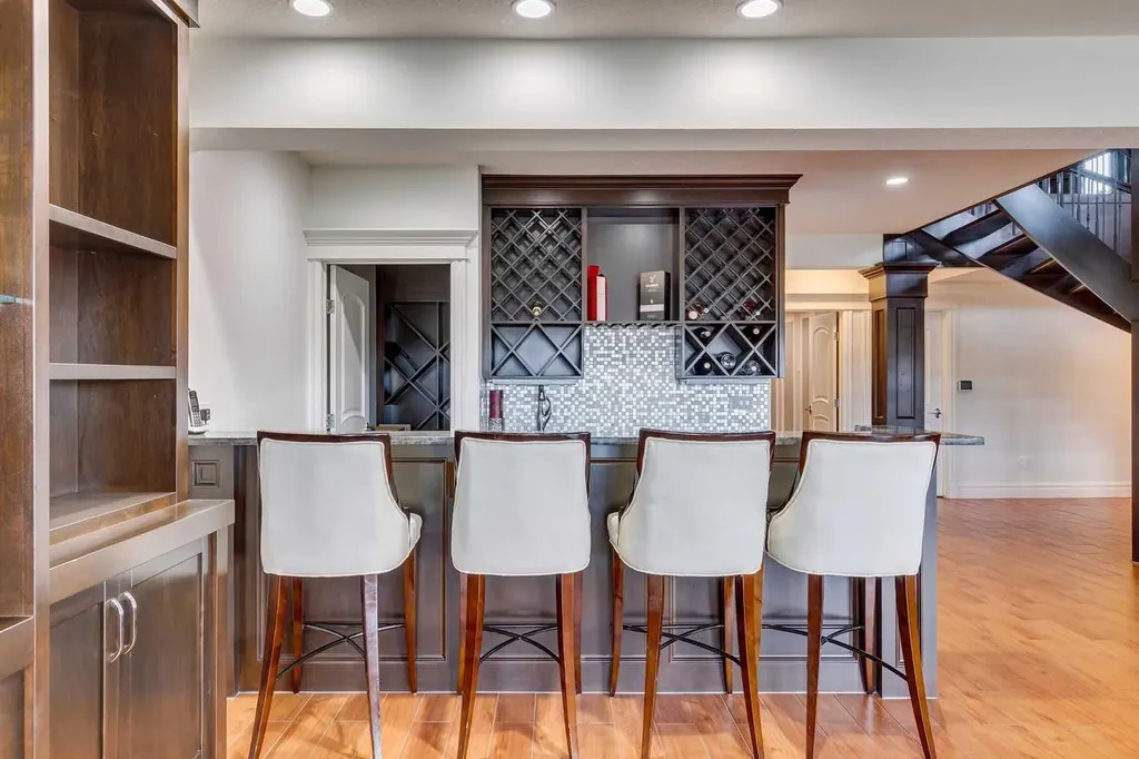 25 Aspenshire Close SW Calgary AB T3H 0R2
