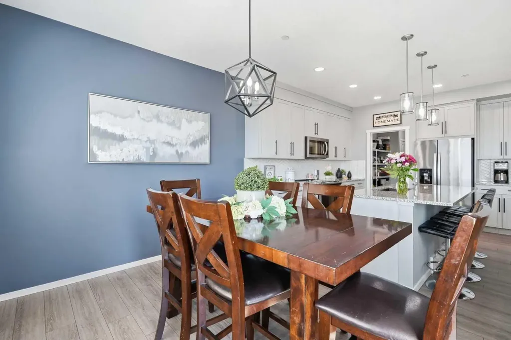 206 Lucas Crescent NW Calgary AB T3P 1M8