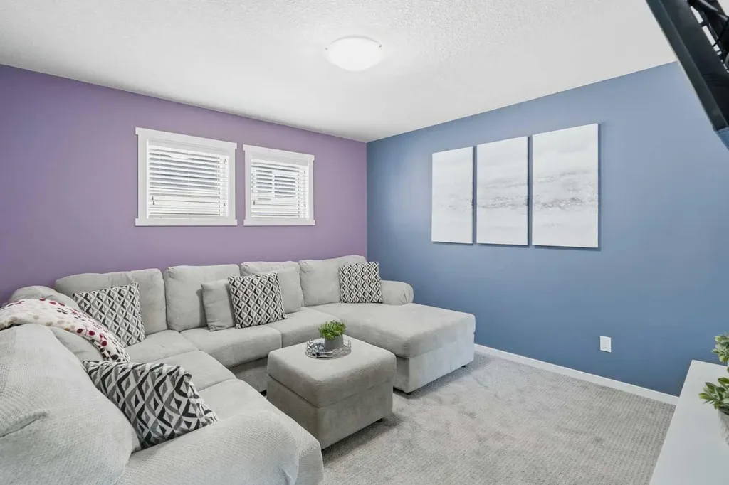 206 Lucas Crescent NW Calgary AB T3P 1M8