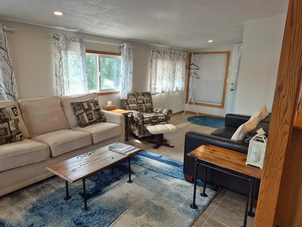 30 Mount Vista Drive Cardston AB T0K 1E0
