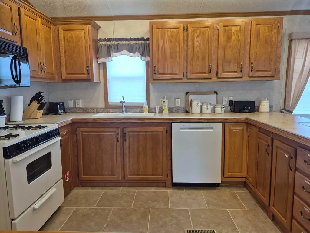 30 Mount Vista Drive Cardston AB T0K 1E0