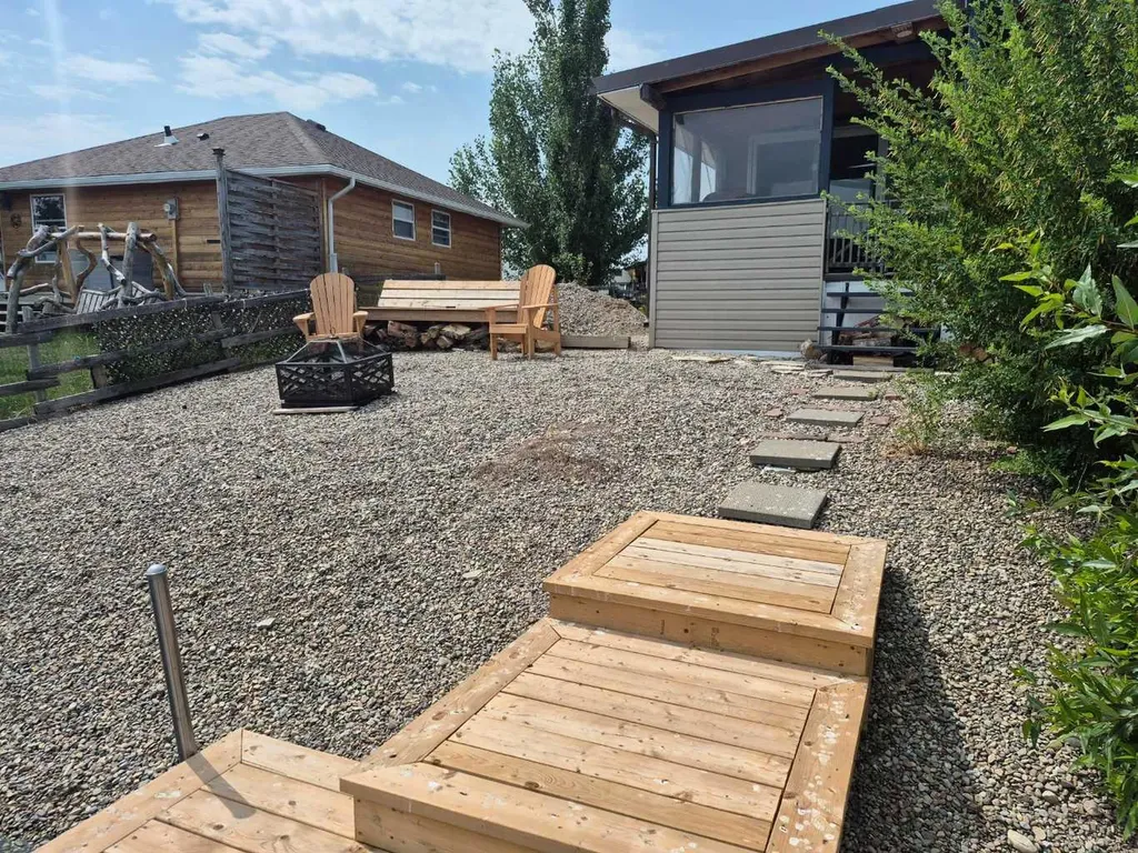 30 Mount Vista Drive Cardston AB T0K 1E0