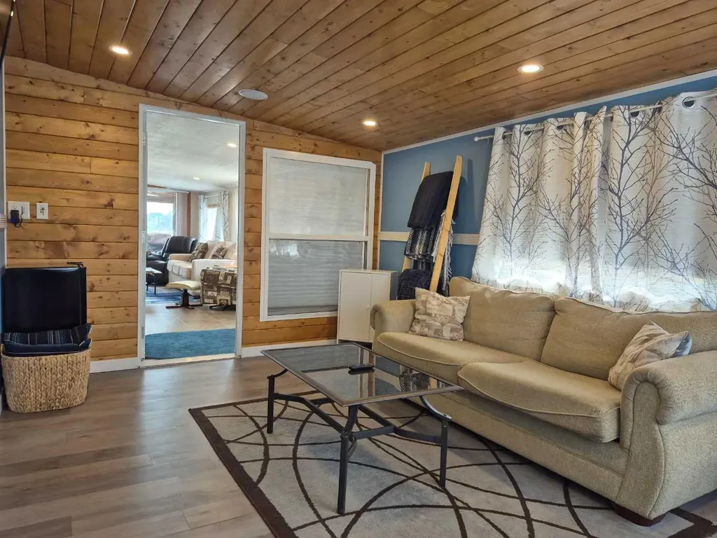 30 Mount Vista Drive Cardston AB T0K 1E0