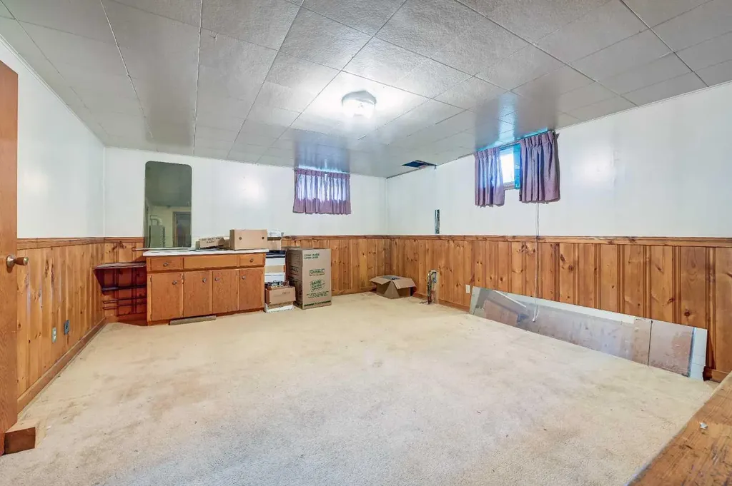 1917 Mountview Crescent NE Calgary AB T2E 5N4