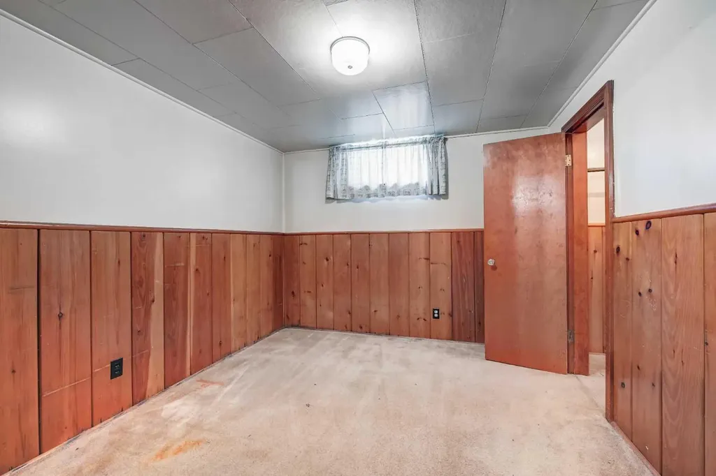 1917 Mountview Crescent NE Calgary AB T2E 5N4