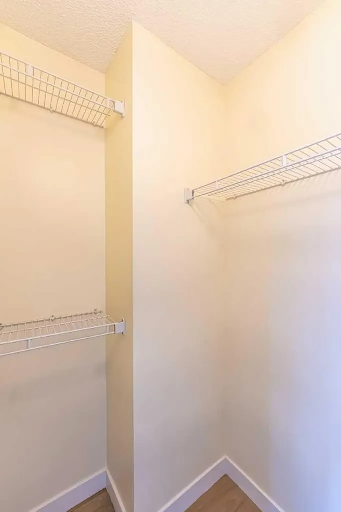 30 Somerside Manor SW Calgary AB T2Y3G5