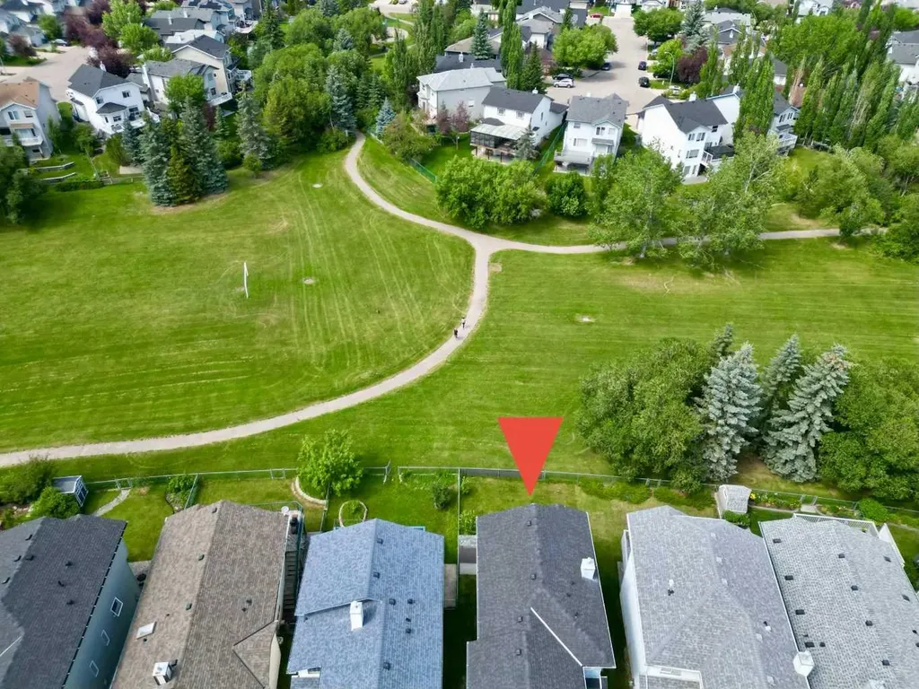 30 Somerside Manor SW Calgary AB T2Y3G5