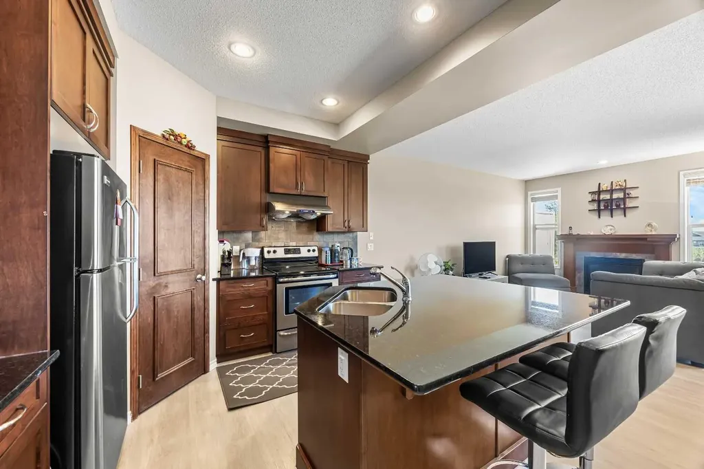 32 Panatella Common NW Calgary AB T3K 0T5