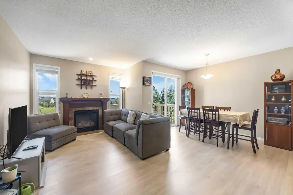 32 Panatella Common NW Calgary AB T3K 0T5