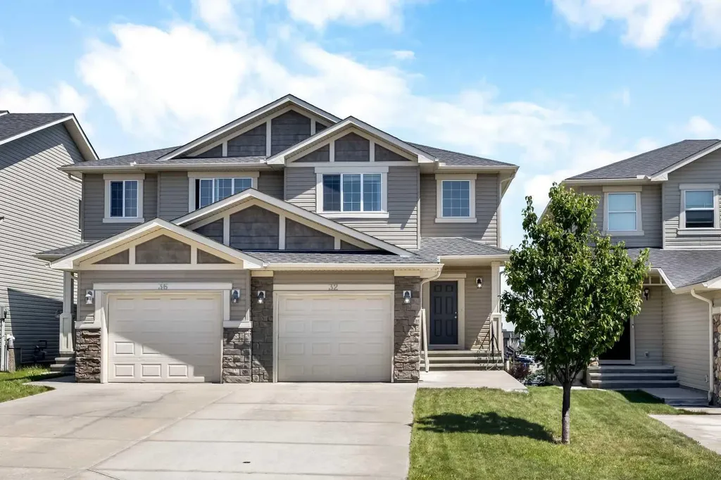 32 Panatella Common NW Calgary AB T3K 0T5