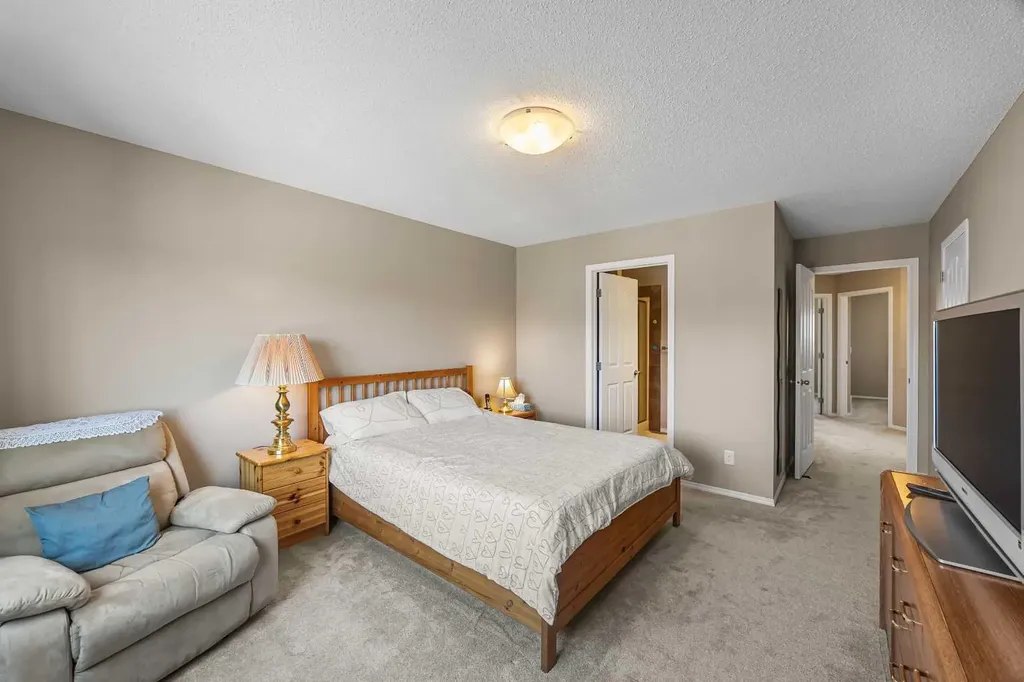 32 Panatella Common NW Calgary AB T3K 0T5