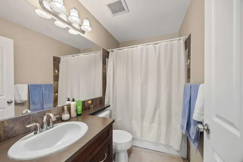 32 Panatella Common NW Calgary AB T3K 0T5
