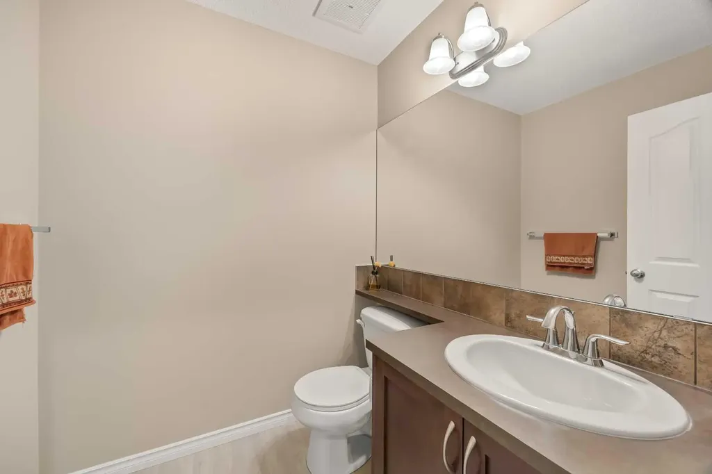 32 Panatella Common NW Calgary AB T3K 0T5