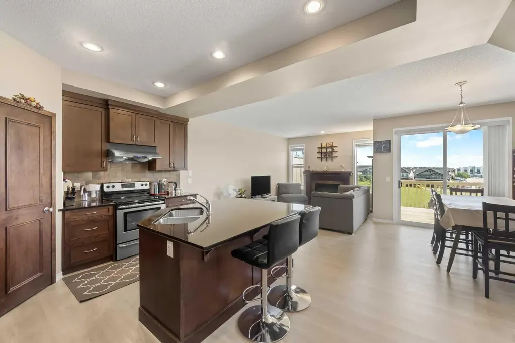 32 Panatella Common NW Calgary AB T3K 0T5
