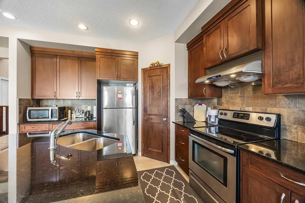 32 Panatella Common NW Calgary AB T3K 0T5