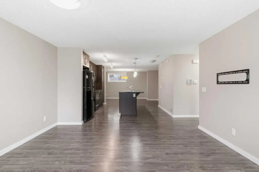 550 Mckenzie Towne Close SE Calgary AB T2Z 1A8