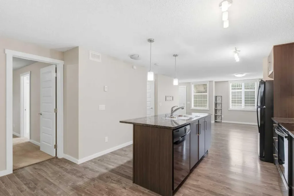 550 Mckenzie Towne Close SE Calgary AB T2Z 1A8