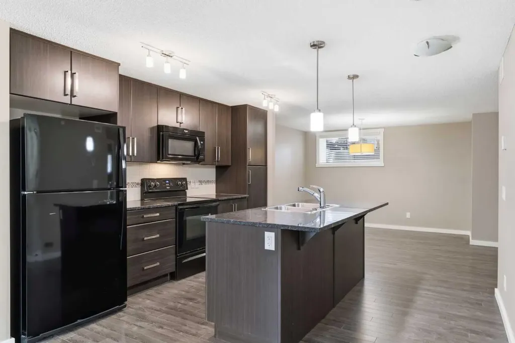 550 Mckenzie Towne Close SE Calgary AB T2Z 1A8
