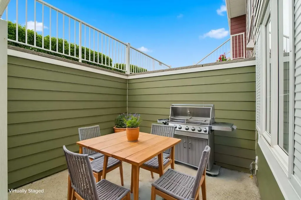 550 Mckenzie Towne Close SE Calgary AB T2Z 1A8