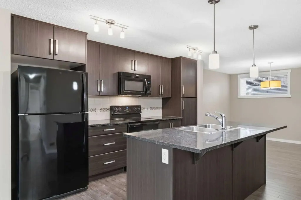 550 Mckenzie Towne Close SE Calgary AB T2Z 1A8