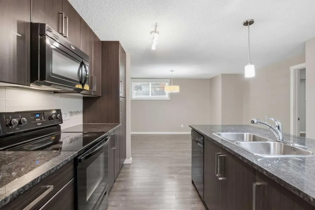 550 Mckenzie Towne Close SE Calgary AB T2Z 1A8