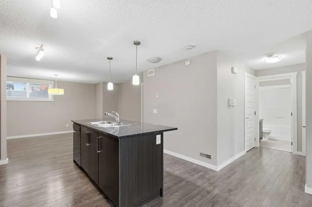 550 Mckenzie Towne Close SE Calgary AB T2Z 1A8