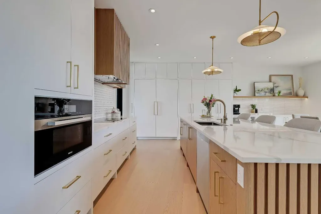 159 Rosery Drive NW Calgary AB T2K 1L8