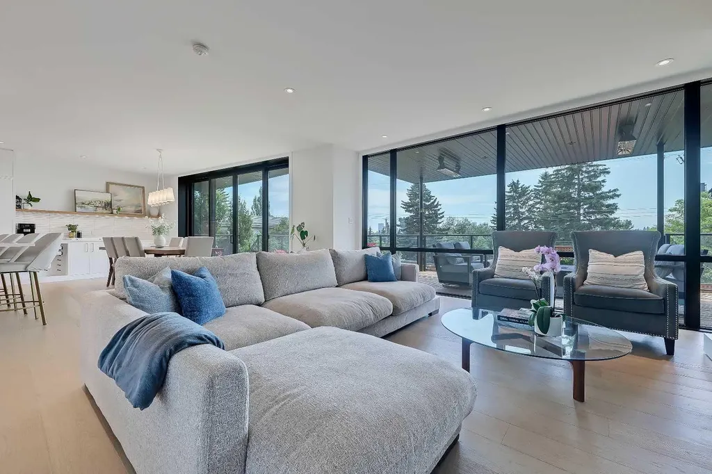 159 Rosery Drive NW Calgary AB T2K 1L8