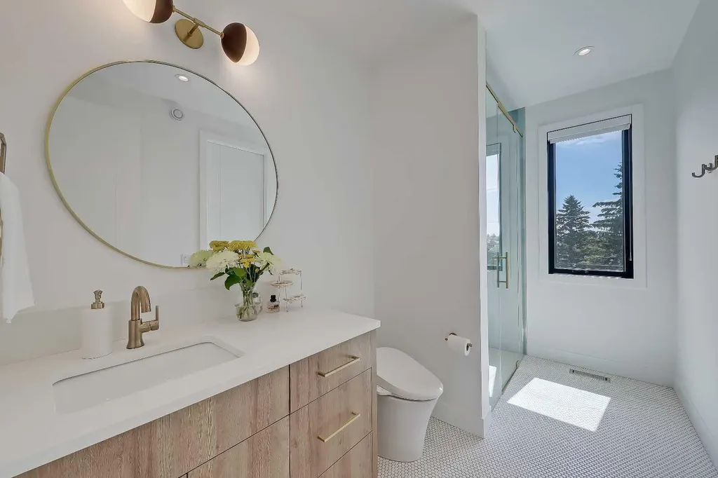 159 Rosery Drive NW Calgary AB T2K 1L8