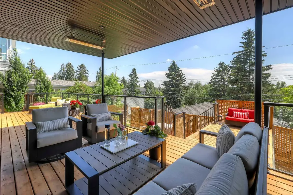 159 Rosery Drive NW Calgary AB T2K 1L8